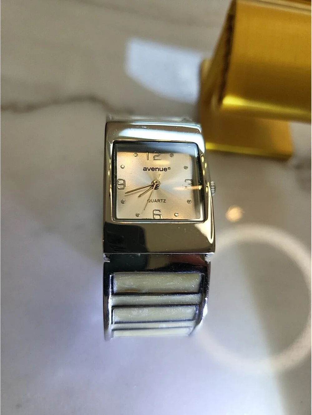 Vtg Avenue Women’s Watch Silver Tone Cuff  Bracelet Watch New Battery Works EUC